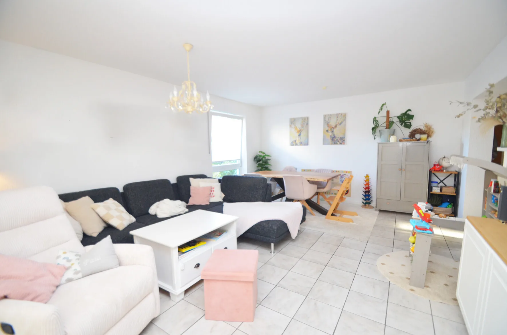 Toll geschnittene 3-Zimmer-Wohnung mit Loggia und Stellplatz!